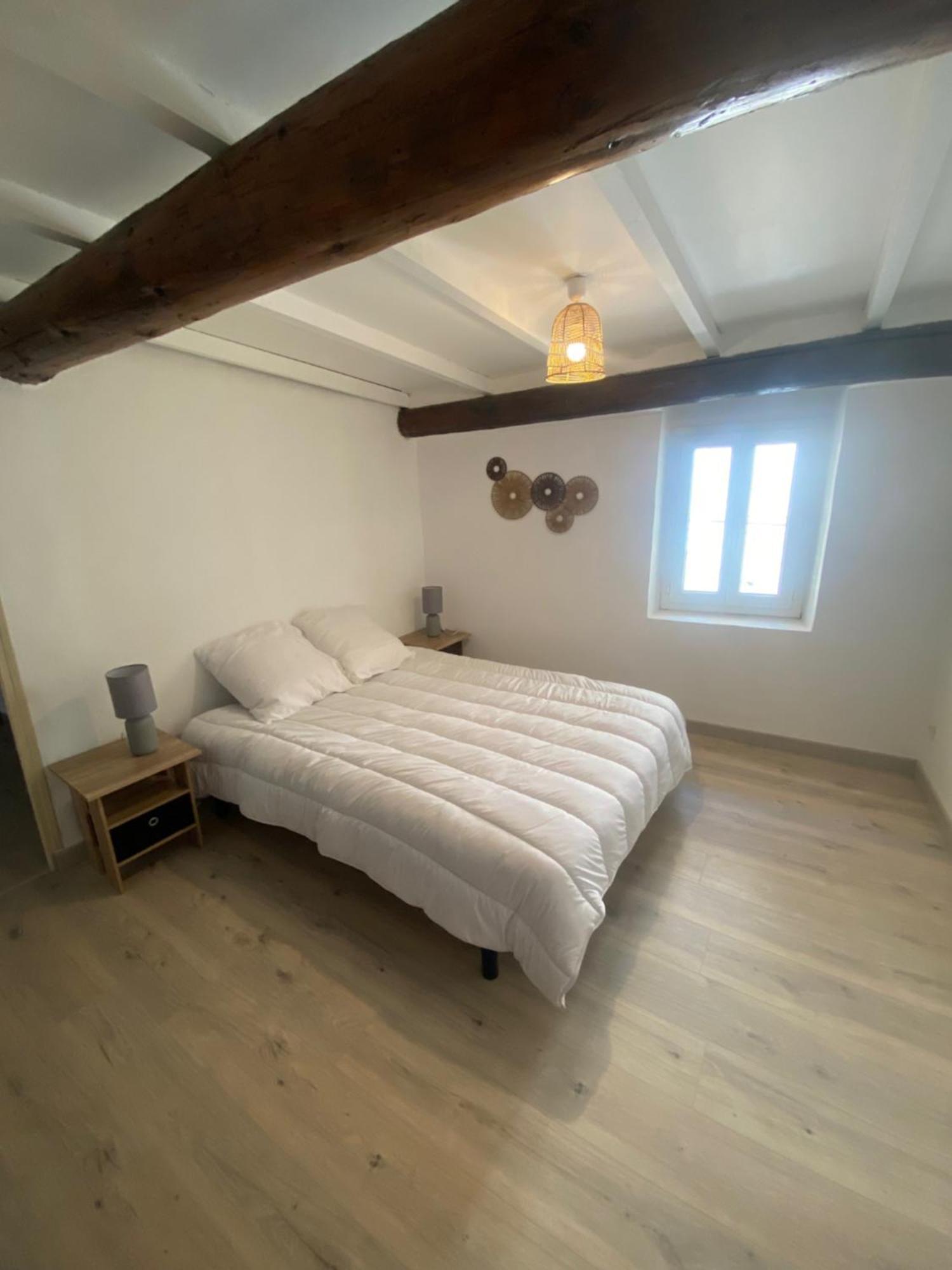 Maison De Village Courthezon Bagian luar foto